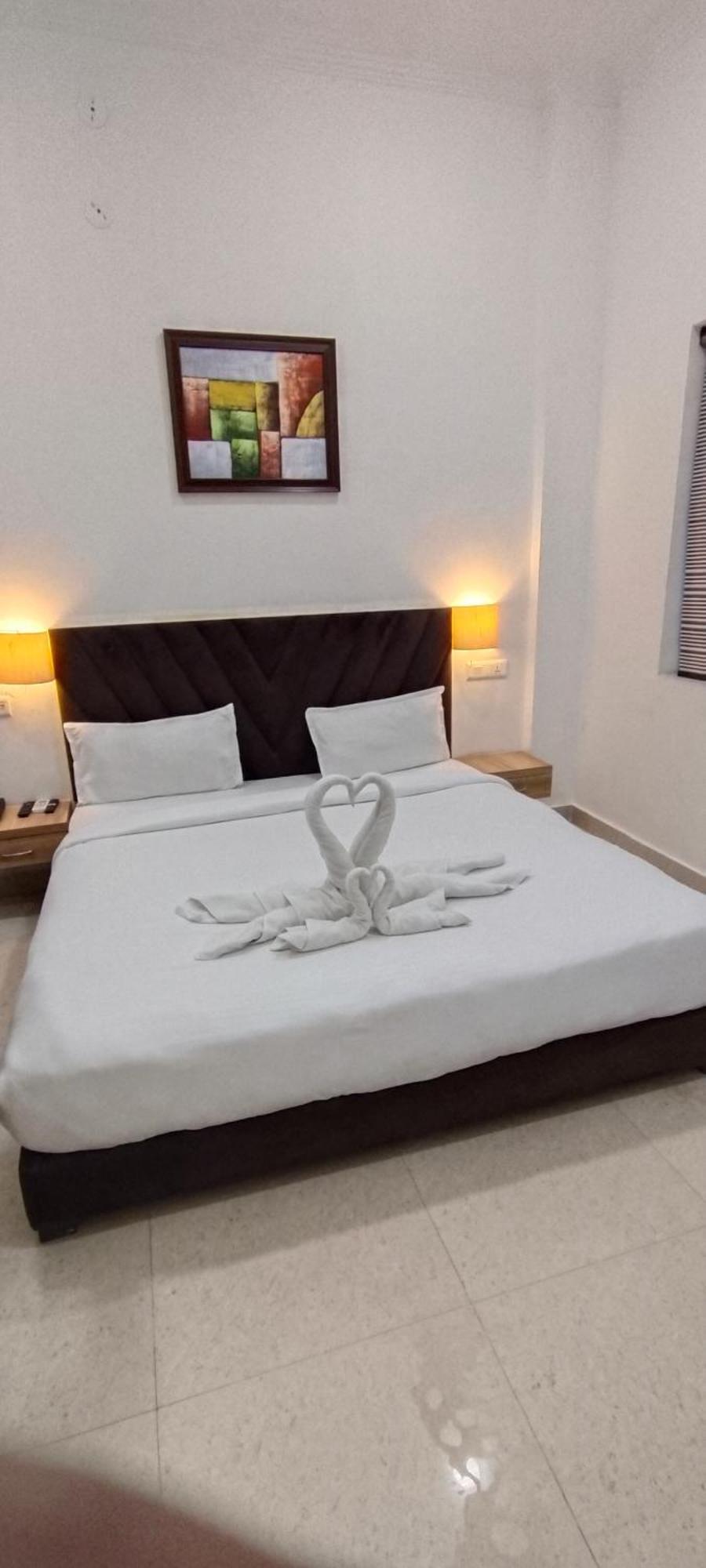 Hotel Lakeview By Bookingcare Chhatarpur Dış mekan fotoğraf